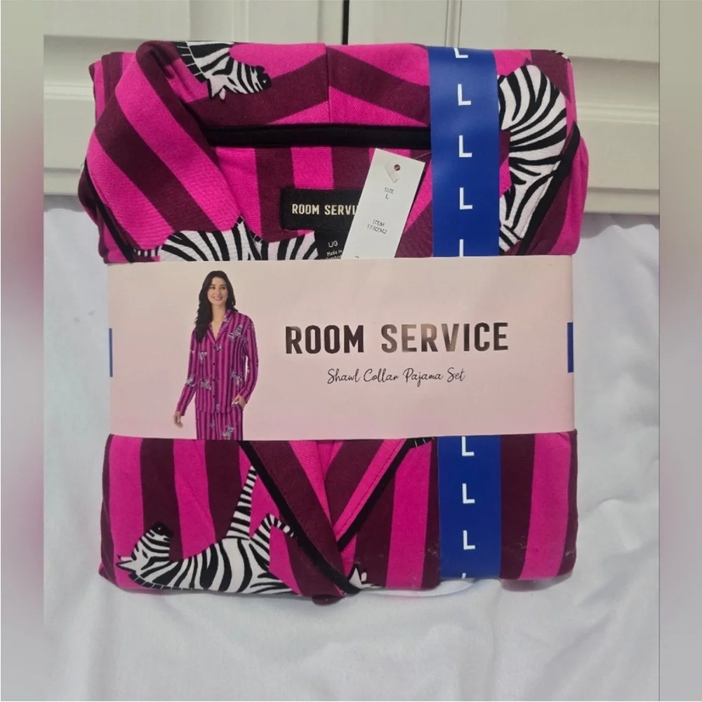 NWT Room Service Women's Shawl Collar Pajama Set Pink Size  L